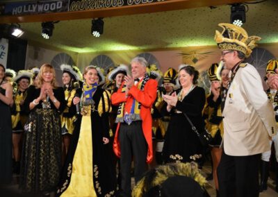 Prinzessin Carina I. der KG Gerolsteiner Burgnarren mit Gefolge auf der Kappensitzung 2019